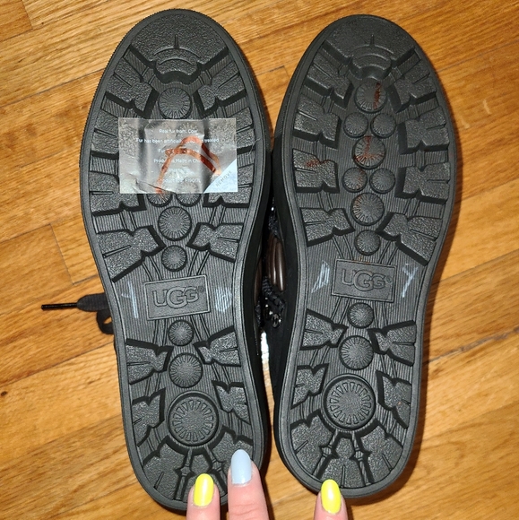 EUC UGG Sneakers - Picture 6 of 9